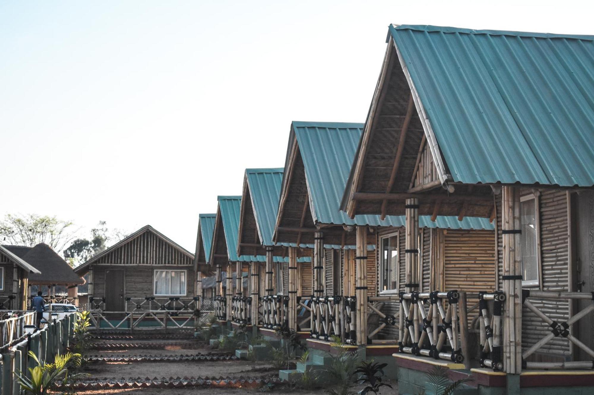 Mowgli'S Cafe Hampi & Guest House Luaran gambar