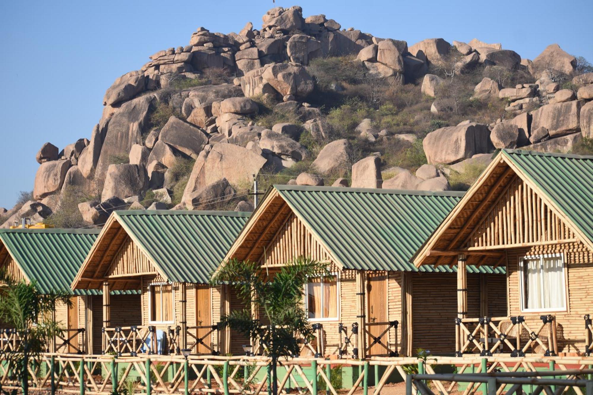 Mowgli'S Cafe Hampi & Guest House Luaran gambar