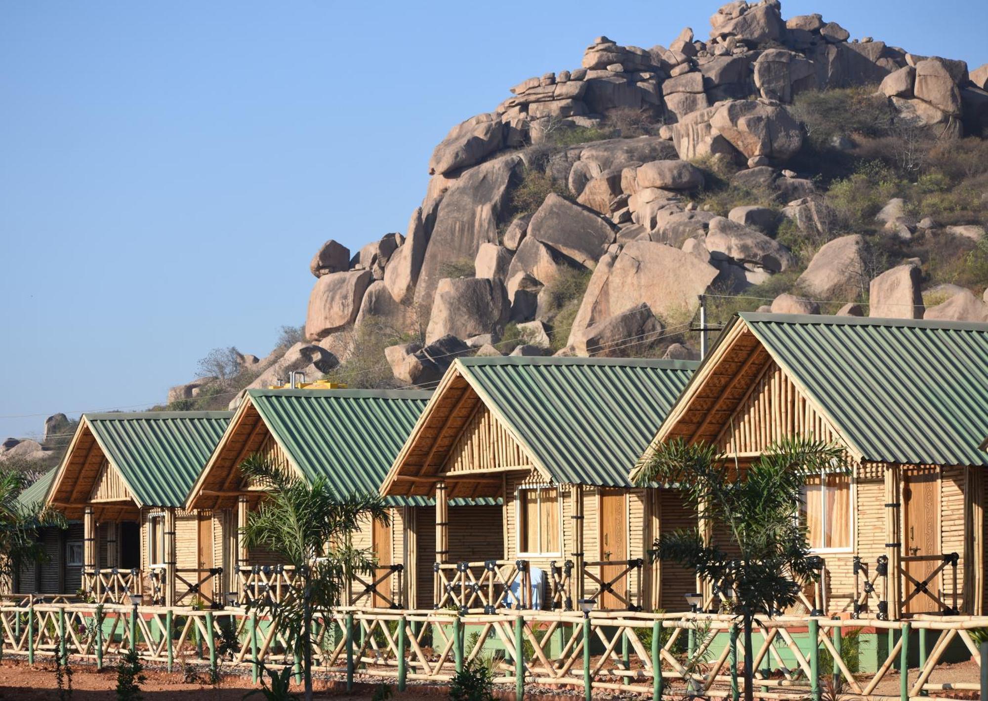 Mowgli'S Cafe Hampi & Guest House Luaran gambar