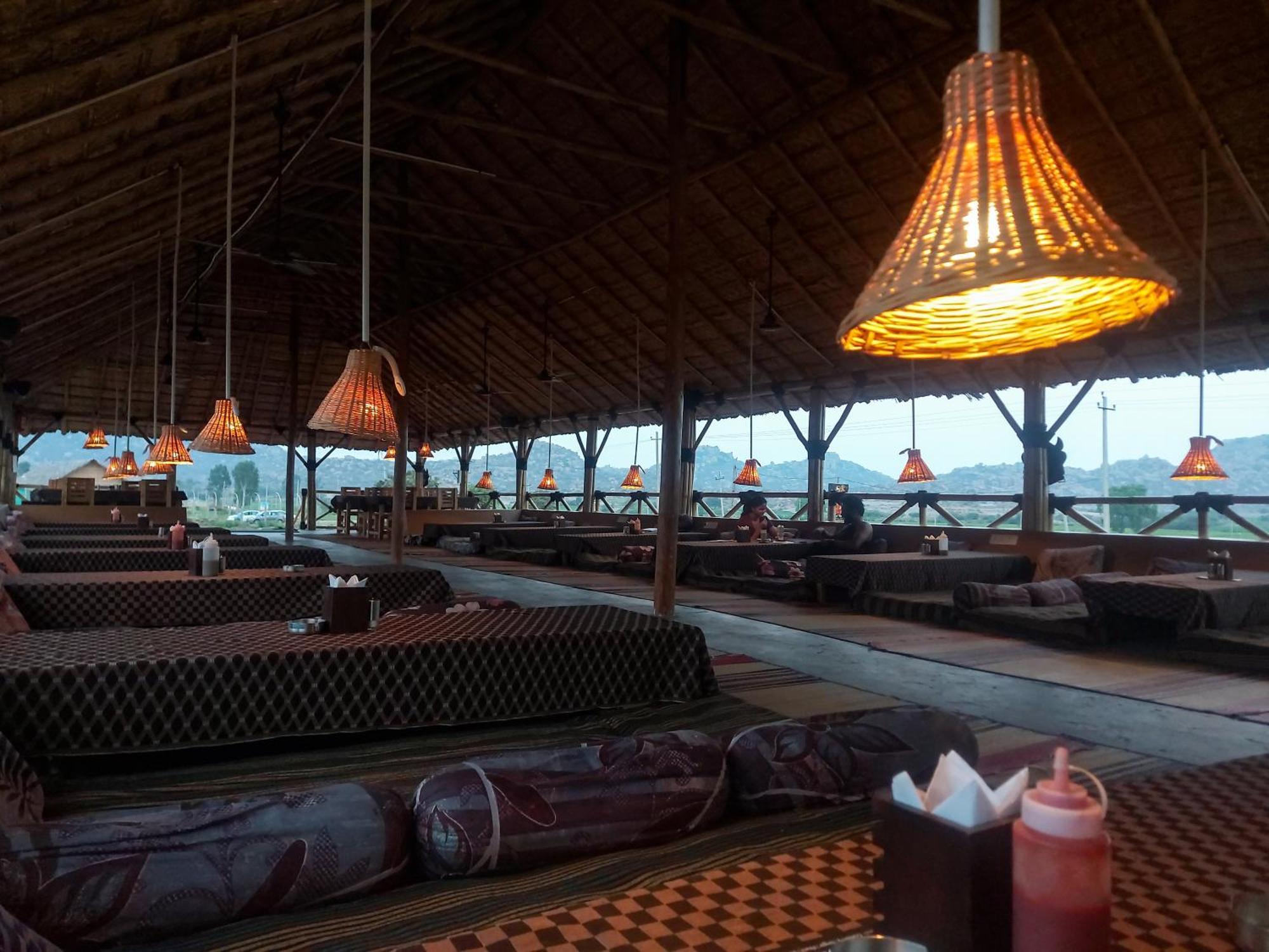 Mowgli'S Cafe Hampi & Guest House Luaran gambar
