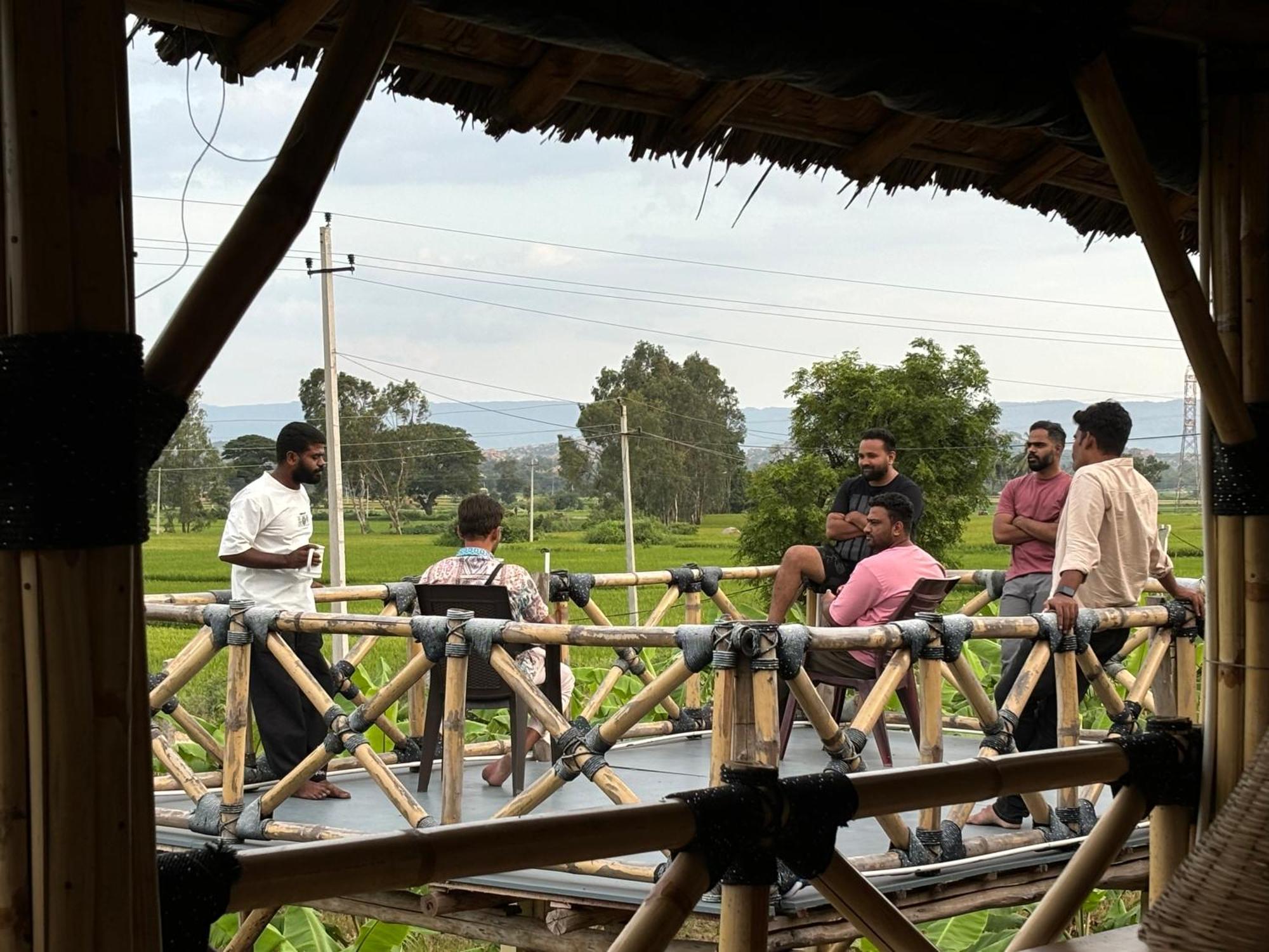 Mowgli'S Cafe Hampi & Guest House Luaran gambar