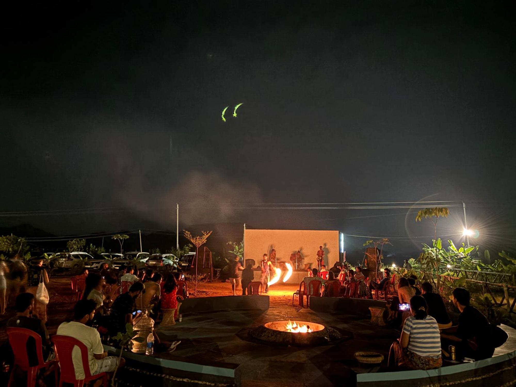 Mowgli'S Cafe Hampi & Guest House Luaran gambar