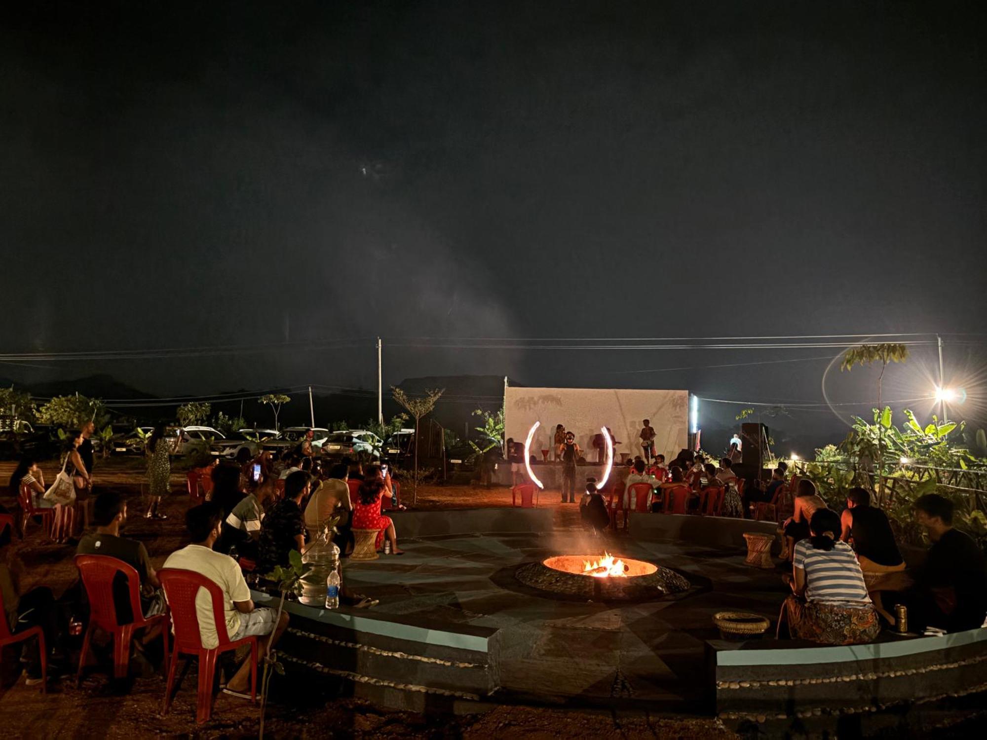 Mowgli'S Cafe Hampi & Guest House Luaran gambar