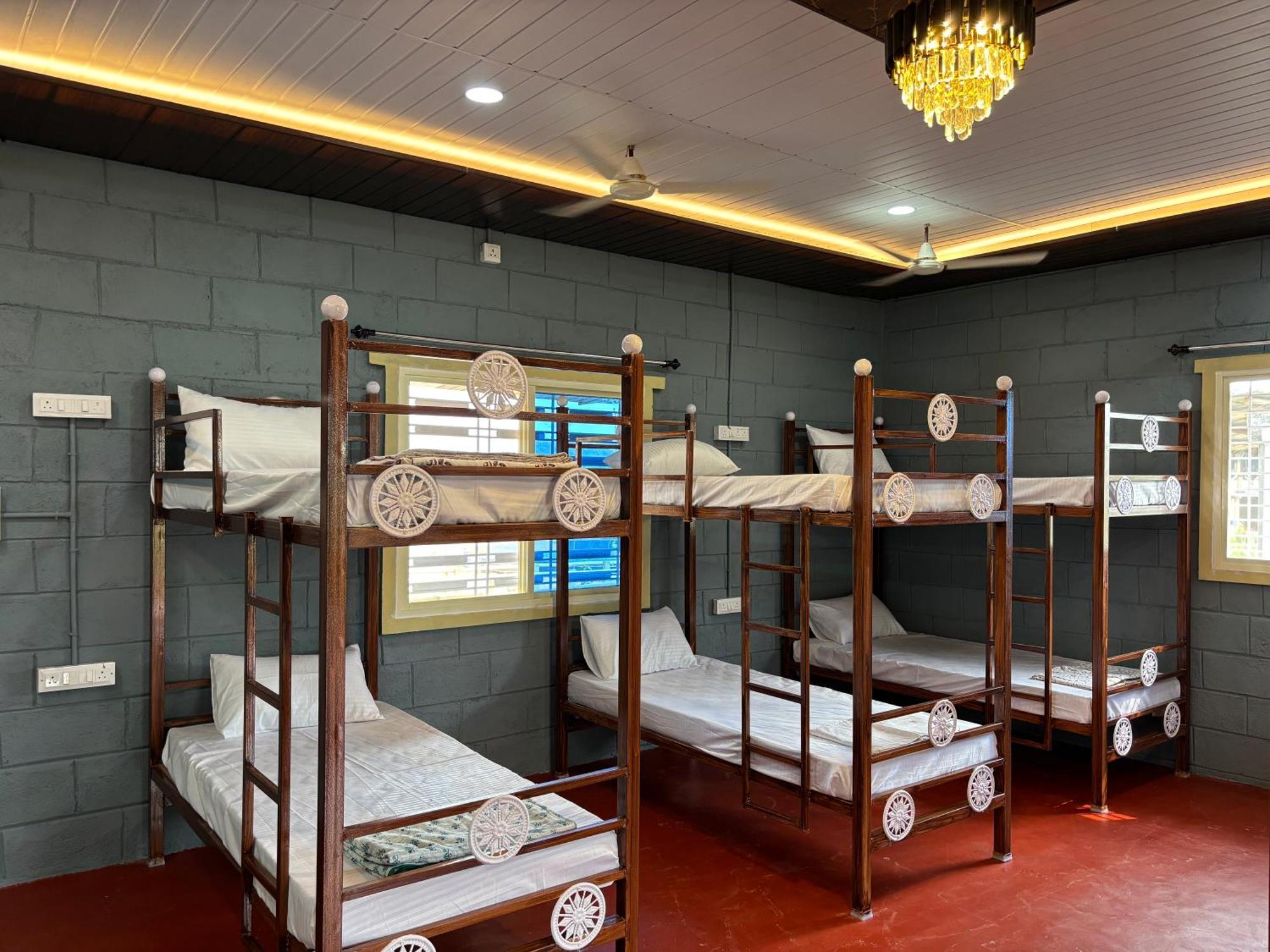 Mowgli'S Cafe Hampi & Guest House Luaran gambar