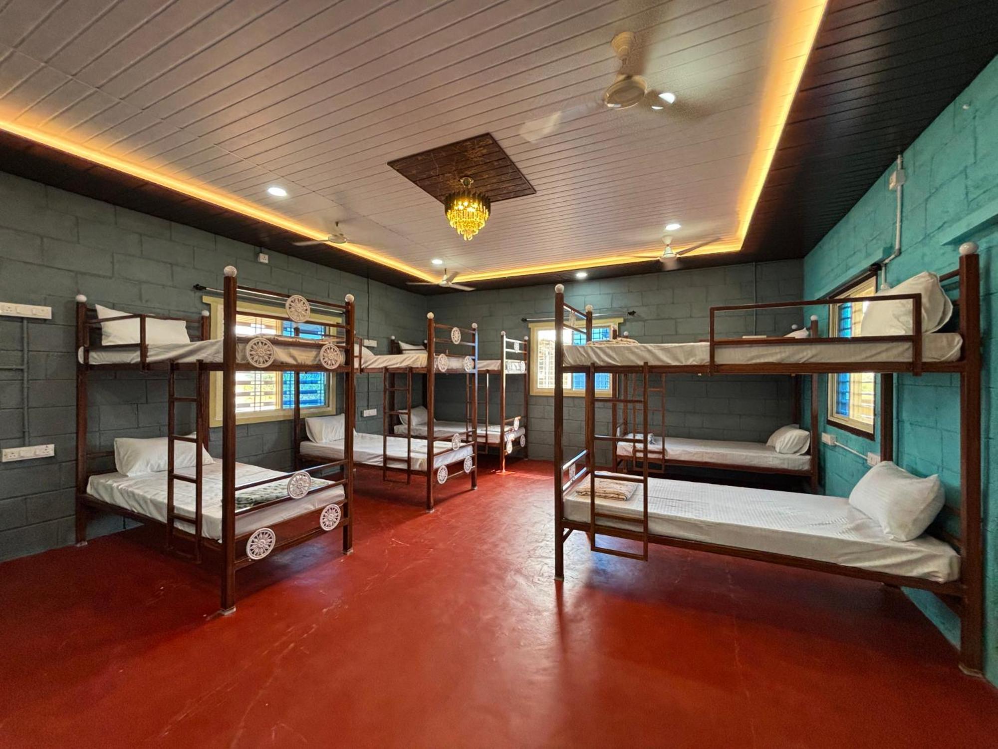Mowgli'S Cafe Hampi & Guest House Luaran gambar