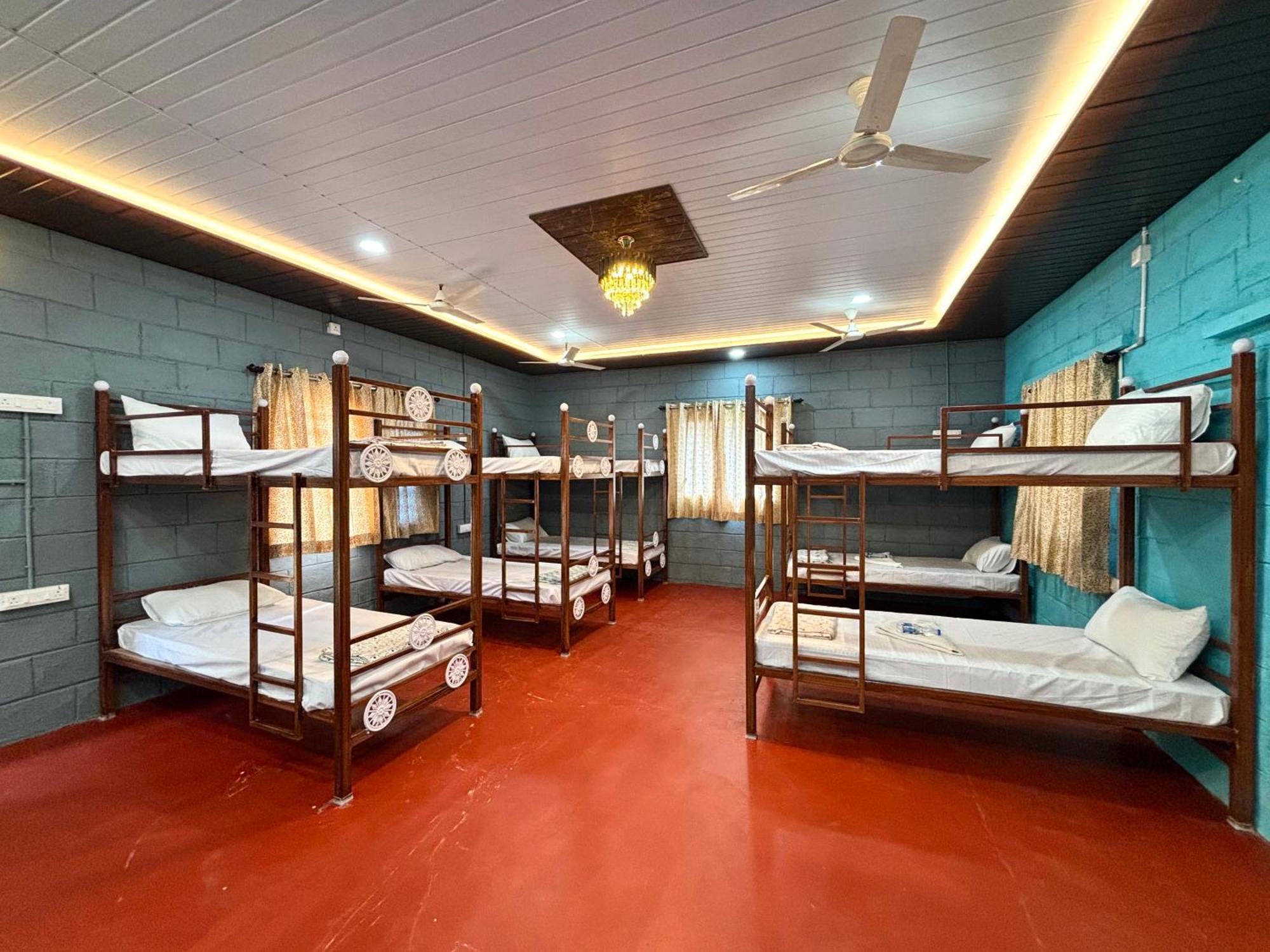 Mowgli'S Cafe Hampi & Guest House Luaran gambar
