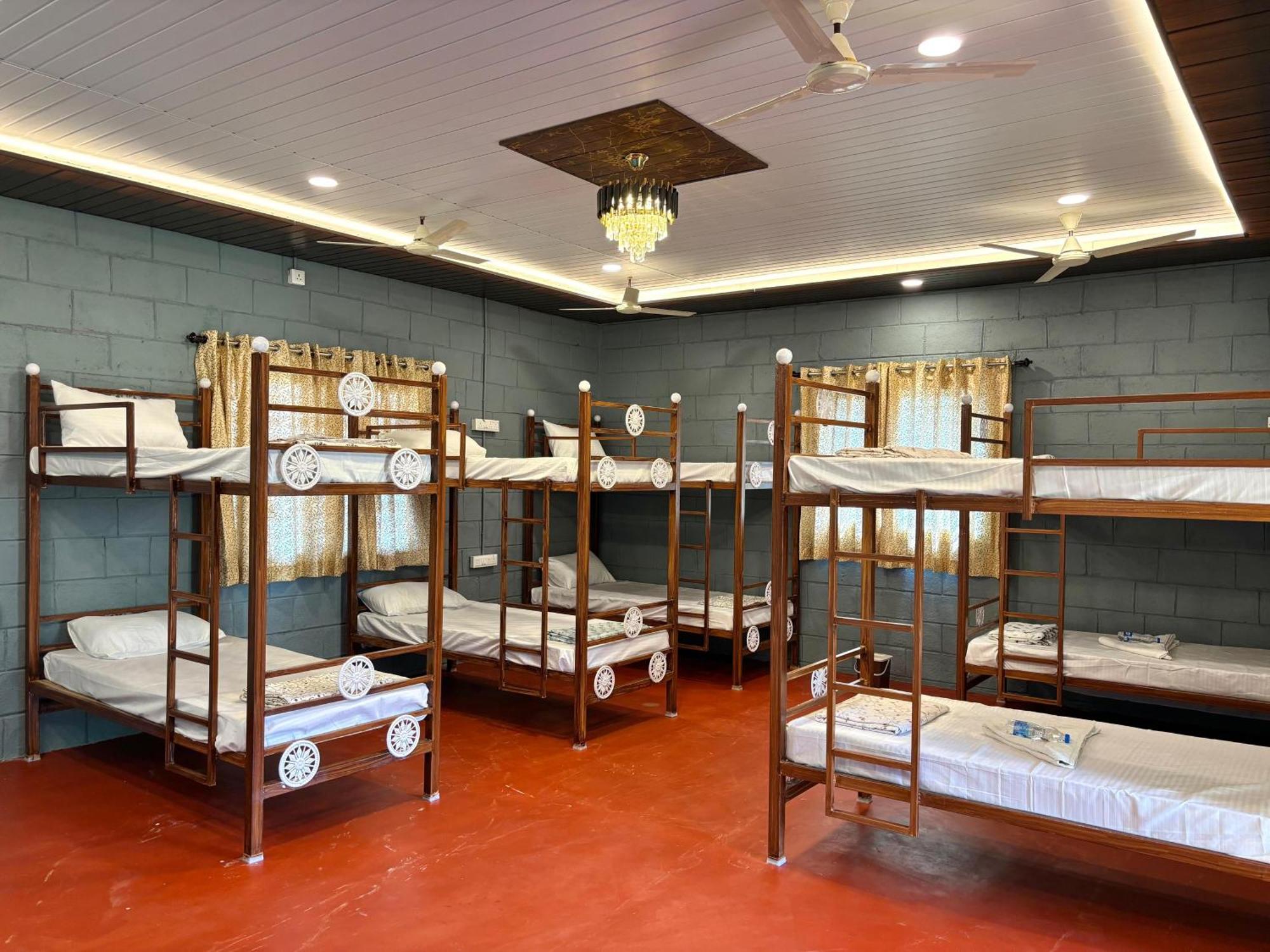 Mowgli'S Cafe Hampi & Guest House Luaran gambar